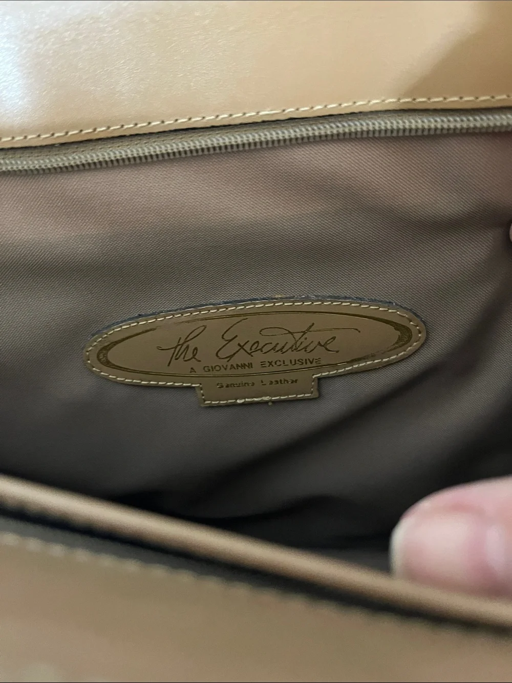 Vintage Leather Structured Tan Briefcase Attache by Giovanni Retractable Handle